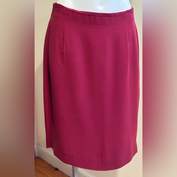 Jones New York Red Wine Knee Length Skirt Zipper On Side l Small Back Slit SZ 14 - Picture 1 of 11